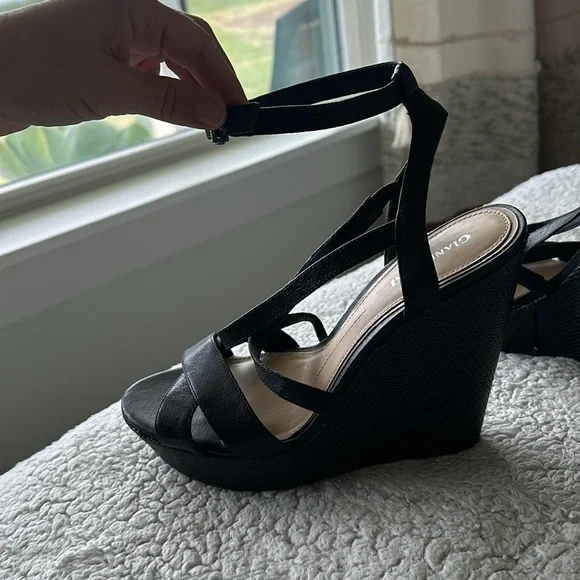 Gianni Bini Women's 10M Ankle Strap Platform Wedge Espadrille Sandals Black - Picture 4 of 10